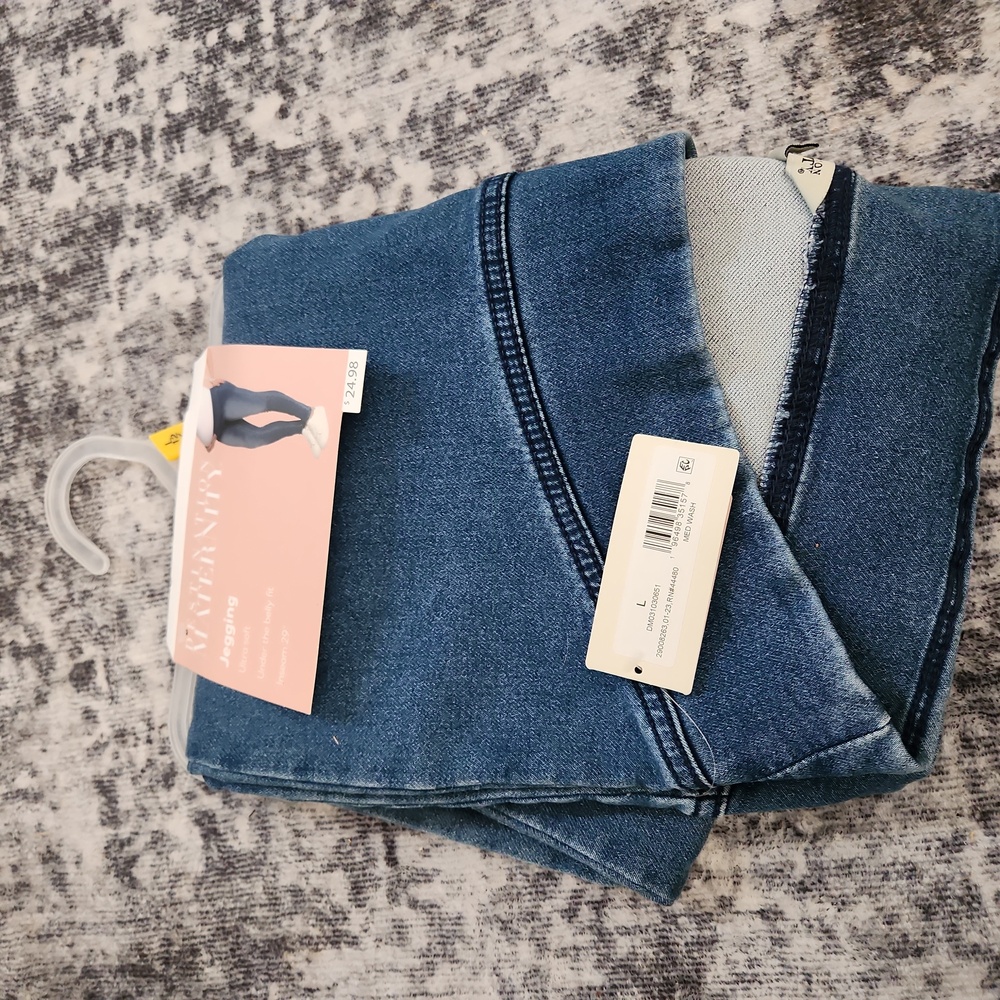 Destination Maternity Jegging L 12/14 Med. Wash